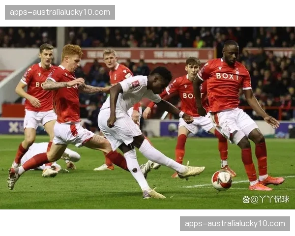 诺丁汉森林反击效率：8次射门7次射正，穆里略一条龙奔袭助攻